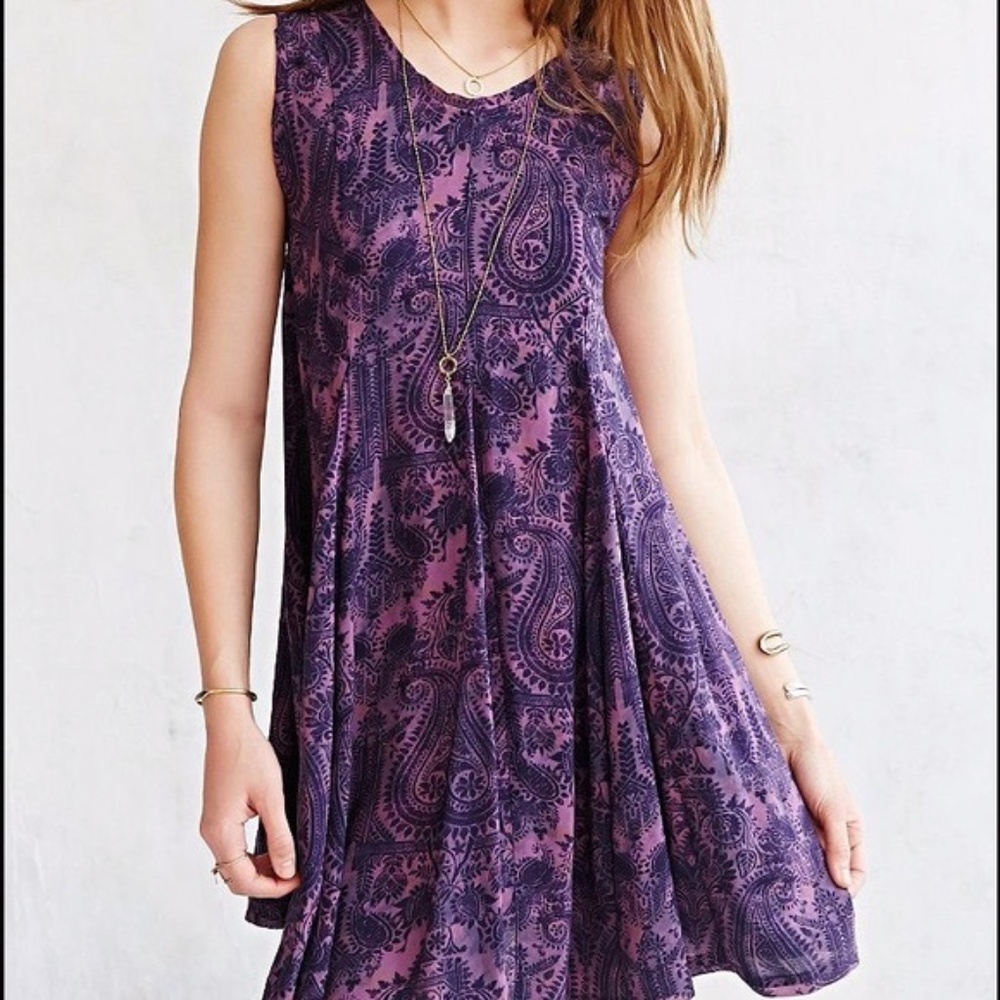 U.O. purple paisley swing dress - Picture 3 of 7